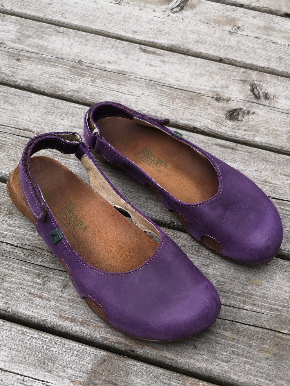 El Naturalista purple sandals/flats